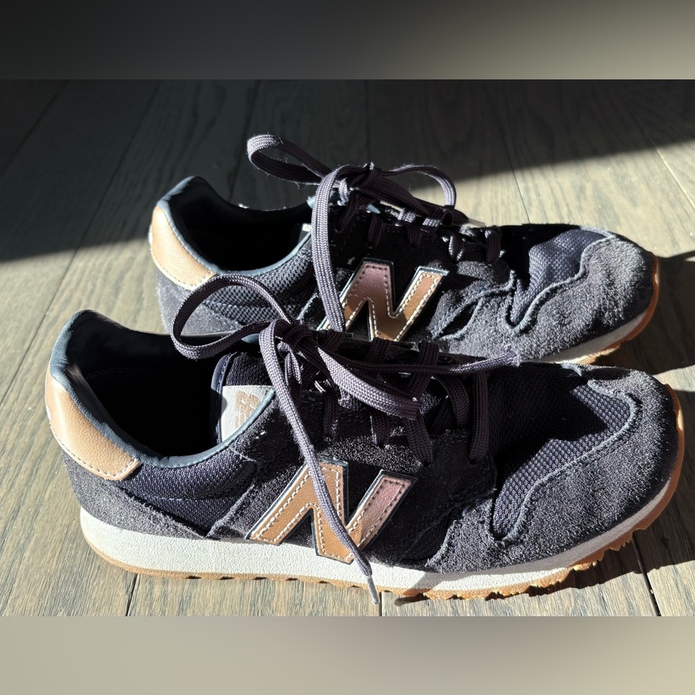 New Balance 520 sneakers navy blue suede and rose gold.